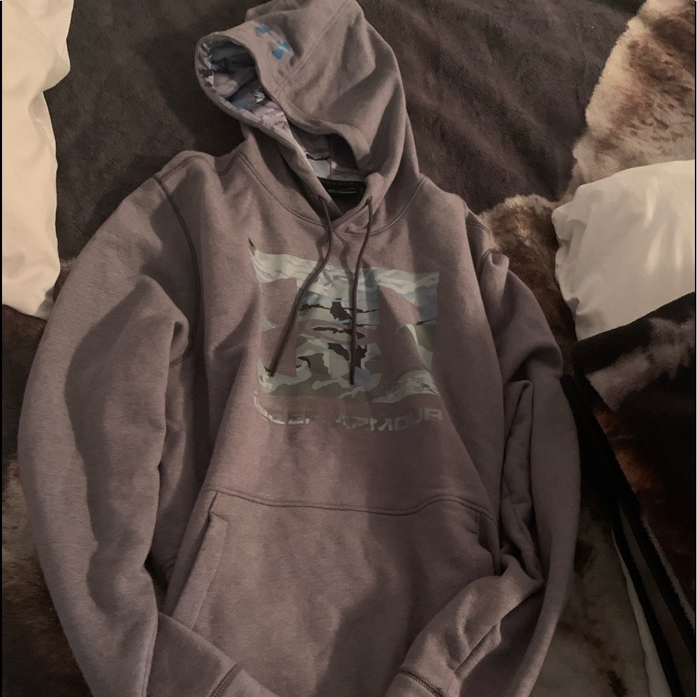 Under Armor Pullover for men